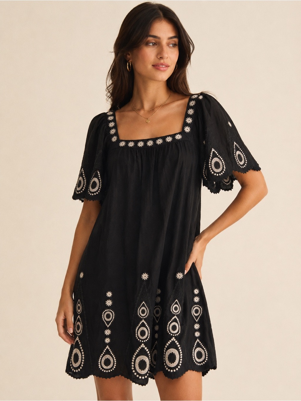 BCBGMAXAZRIA Black Embroidered Boho Peasant Mini Dress Square Neck Size 2